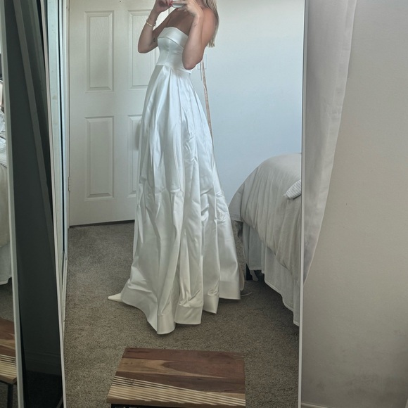 Meshki Eileen Wedding gown - Picture 1 of 5